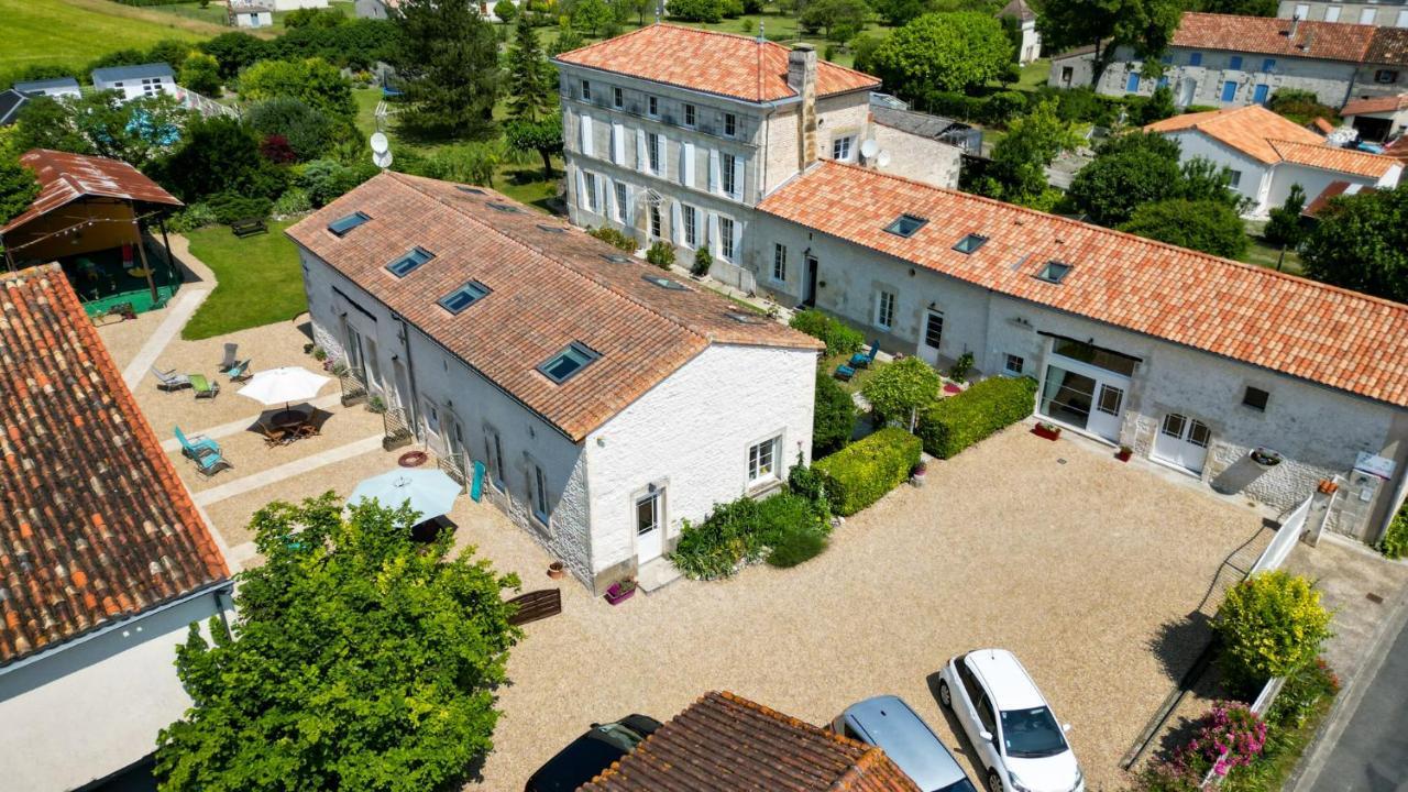 Les Gites Du Vigneron Et Cd'H Saint-Seurin-de-Palenne Экстерьер фото