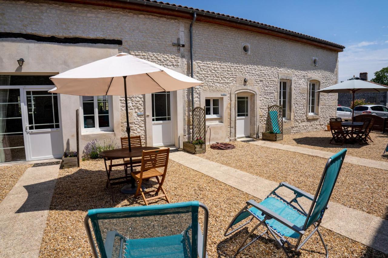 Les Gites Du Vigneron Et Cd'H Saint-Seurin-de-Palenne Экстерьер фото