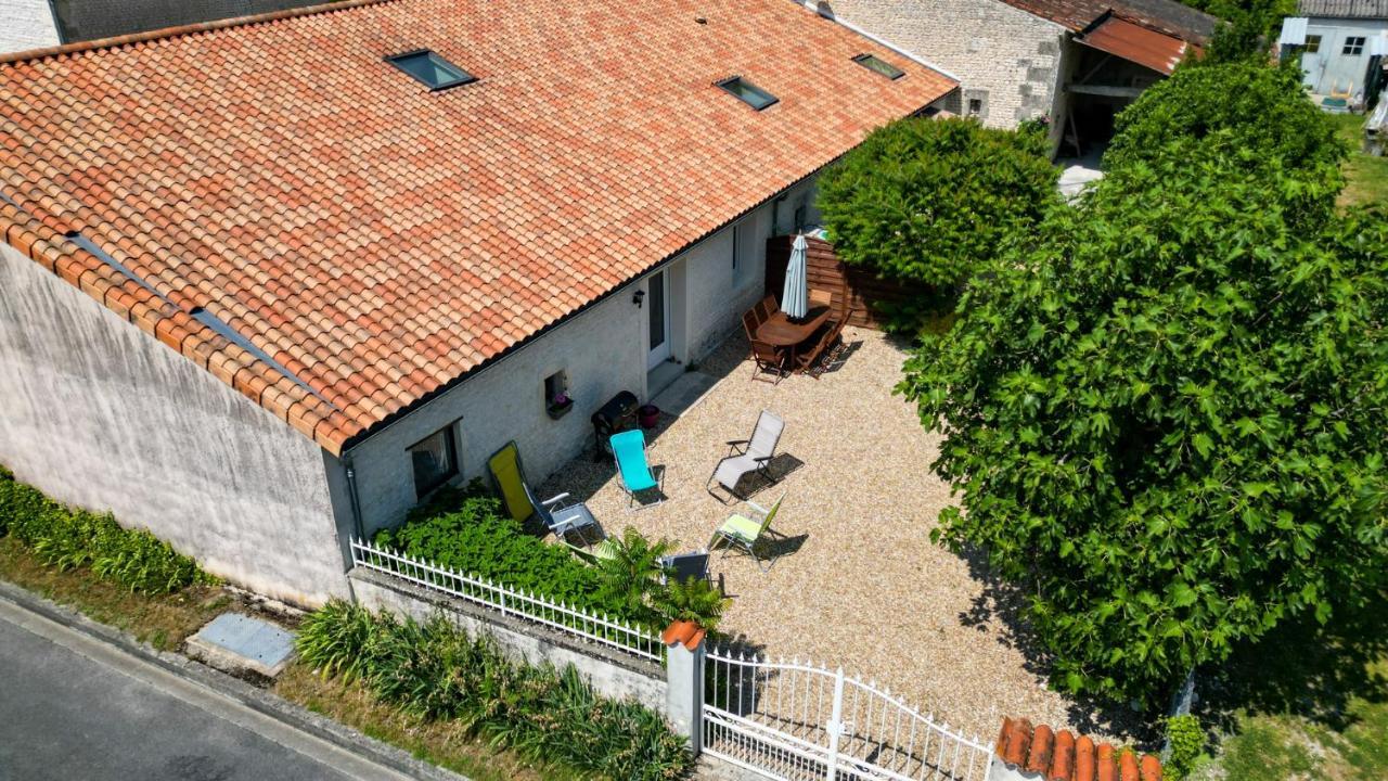 Les Gites Du Vigneron Et Cd'H Saint-Seurin-de-Palenne Экстерьер фото