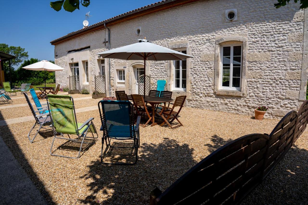 Les Gites Du Vigneron Et Cd'H Saint-Seurin-de-Palenne Экстерьер фото