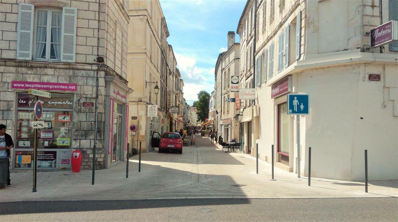 Les Gites Du Vigneron Et Cd'H Saint-Seurin-de-Palenne Экстерьер фото