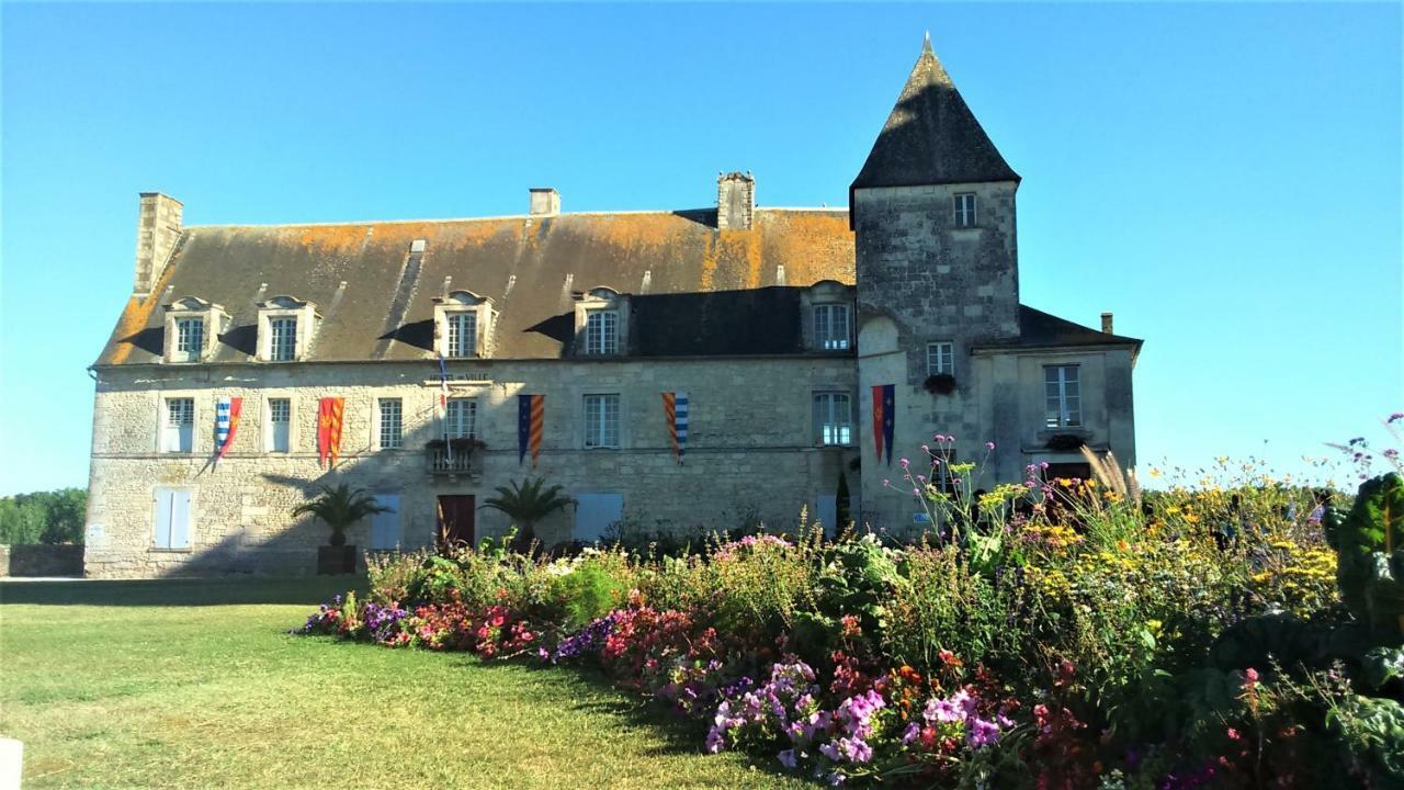 Les Gites Du Vigneron Et Cd'H Saint-Seurin-de-Palenne Экстерьер фото