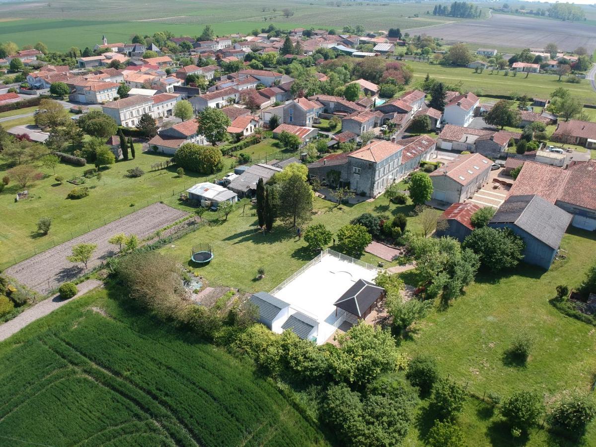 Les Gites Du Vigneron Et Cd'H Saint-Seurin-de-Palenne Экстерьер фото